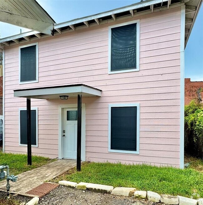 Building Photo - 4003 Rusk St Unit A Rental