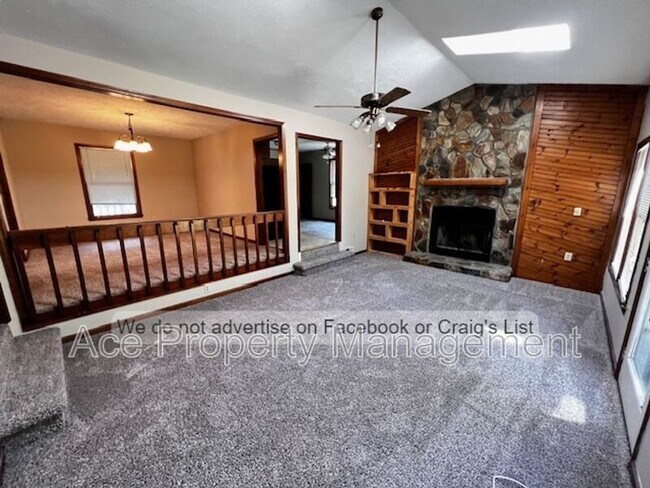 Photo - 1605 Irwin Cir