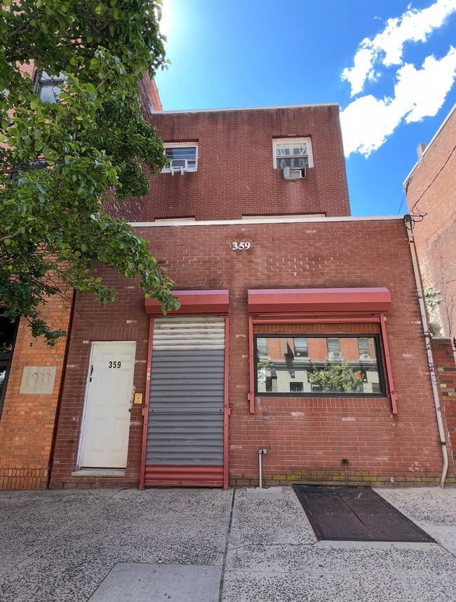 Building Photo - 359 Grove St Unit 2nd Fl