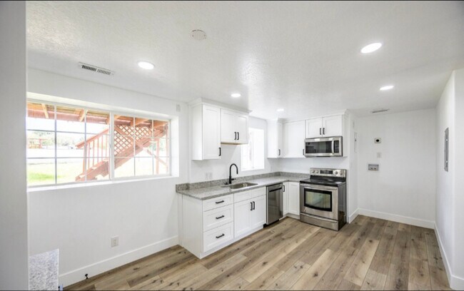 Photo - 457 S 100 E St