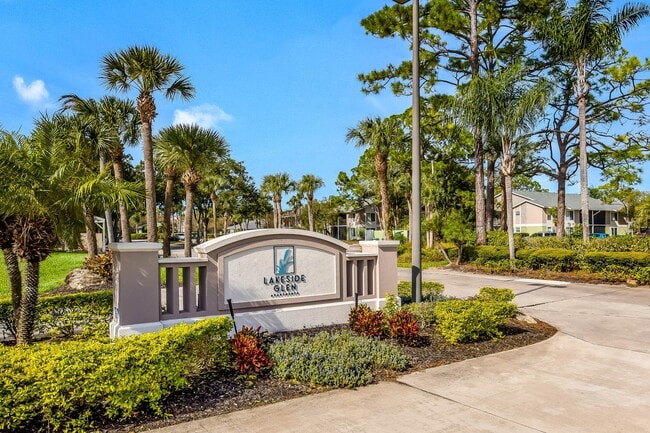 Photo - Lakeside Glen Apartments