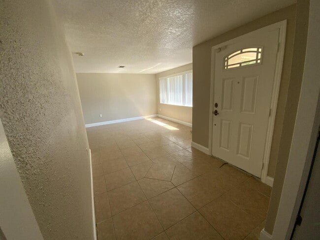 Photo - Beautiful 2 bed, 2 updated baths home in the sought-after boating community of Gulf Harbors.