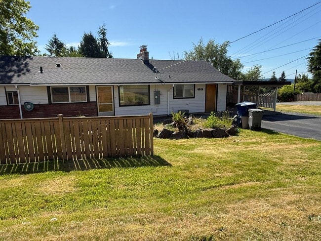 Building Photo - Charming Mukilteo Rambler Near Boeing & Mukilteo Beach