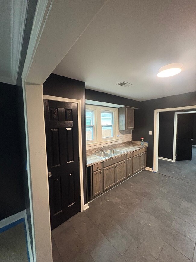 Photo - 1009 Cella St