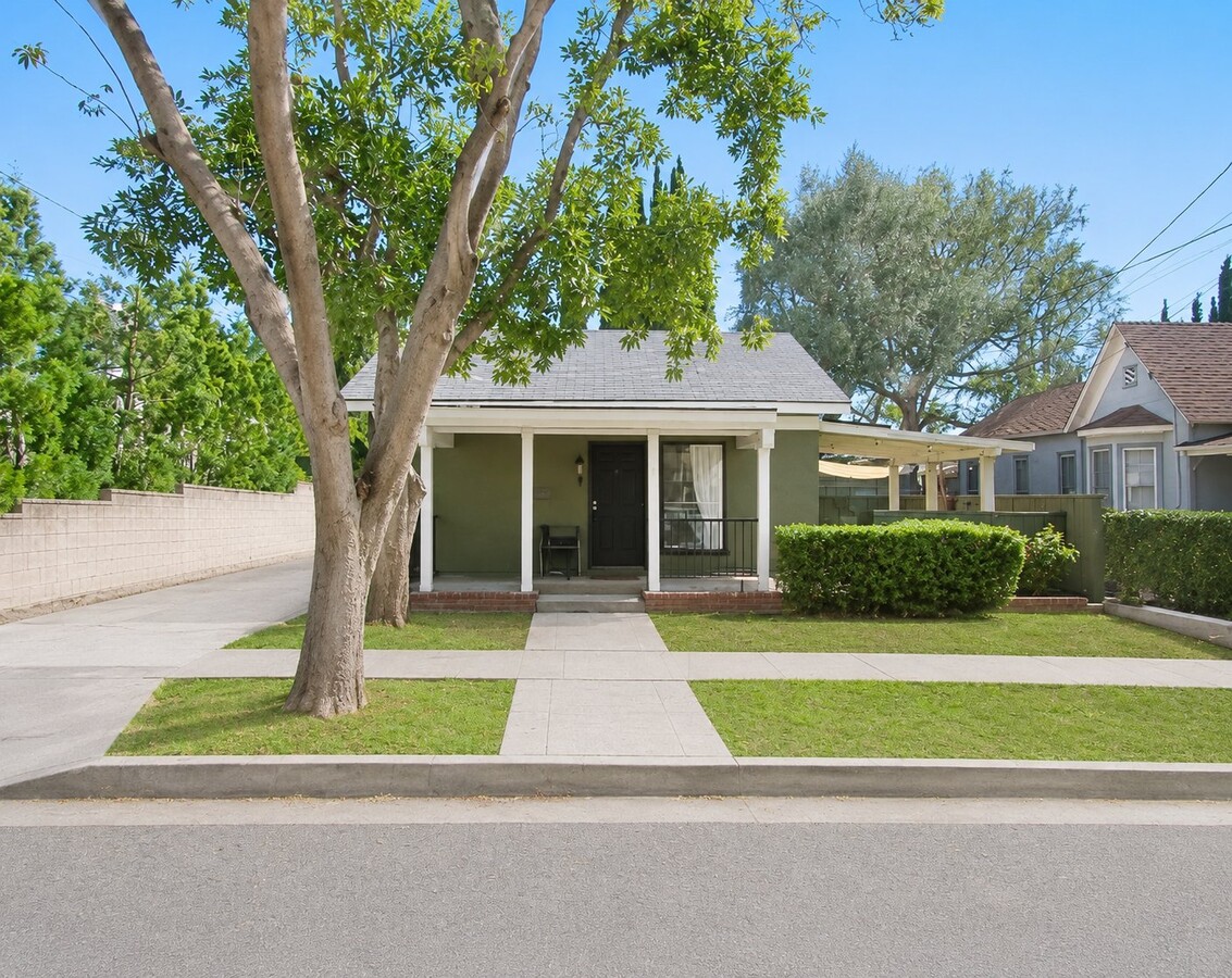 Photo - 381 N Harwood St
