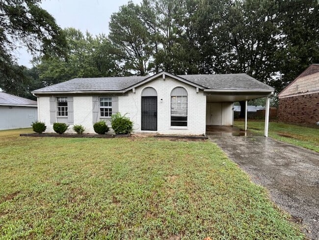 Building Photo - Renovated 3 Bedroom 1 Bath Home for Rent!
