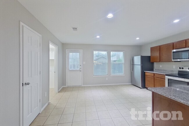 Photo - 429 Sandy Creek Dr