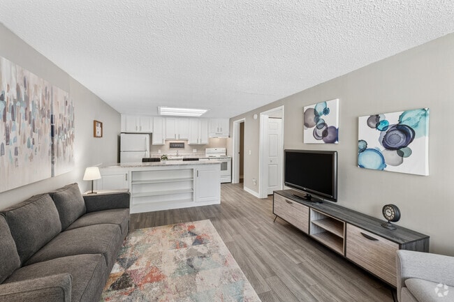 1BR, 1BA - 576SF - Living Room
