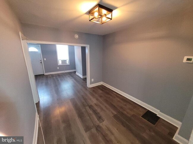 Building Photo - 617 Archer St