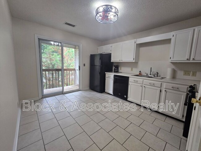 Photo - 110 Westbrook Ct