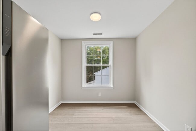 Photo - 254 Stribling Ave Unit B