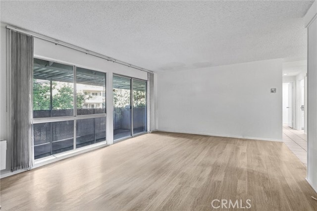 Photo - 2329 Via Mariposa W Unidad O