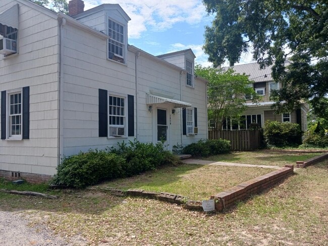 Building Photo - 1310 Baker Ave Unit 3