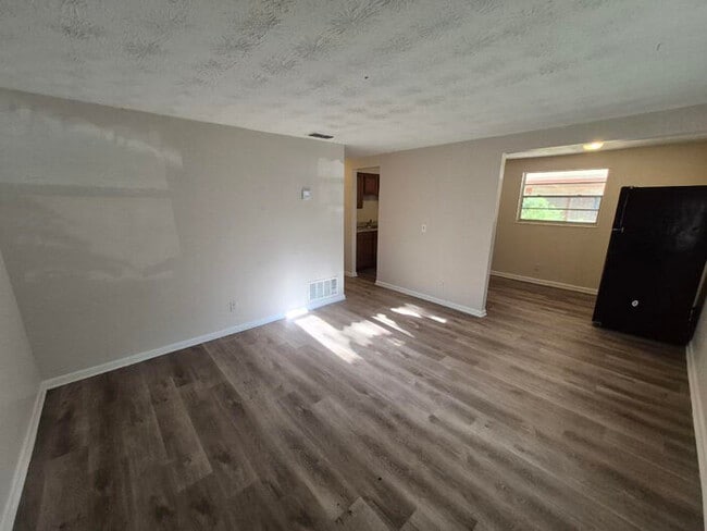 Charming 3 Bedroom Home With Covered Carport
