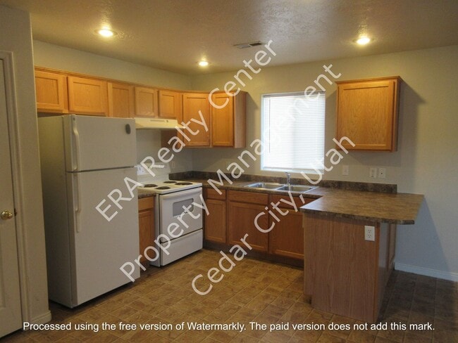 Photo - 534 W 1950 N