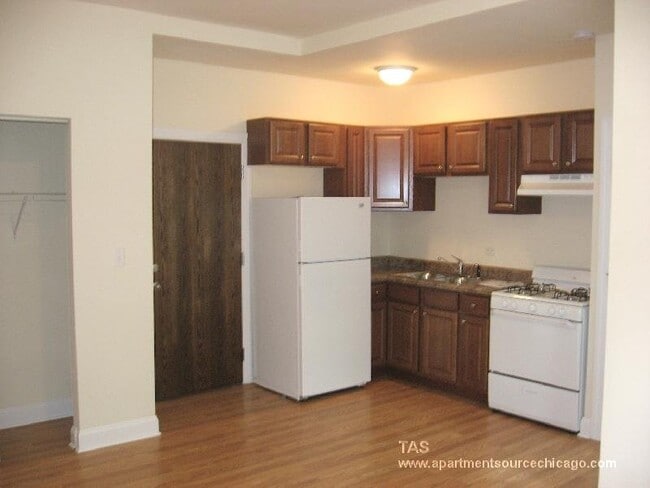 Building Photo - 2600 N Kimball Ave