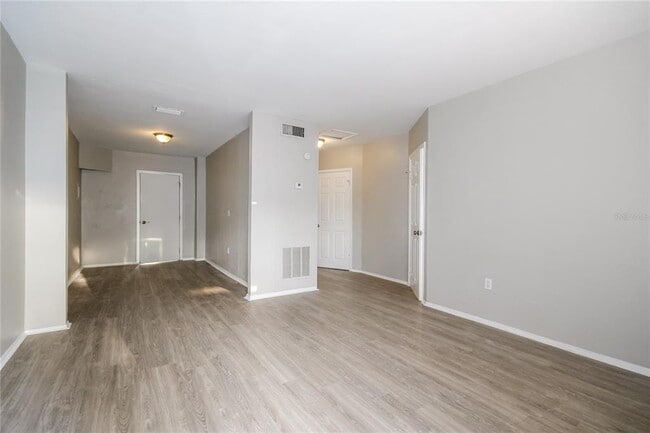 Photo - 6813 N Clearview Ave