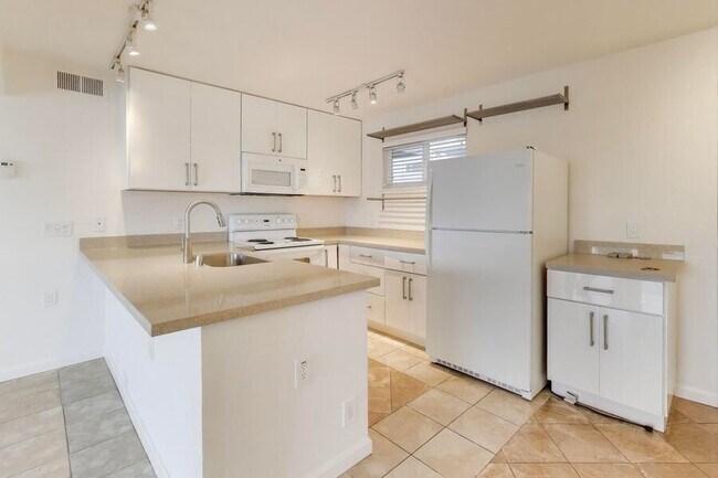 Photo - 1707 Shore Line Dr Unit 210