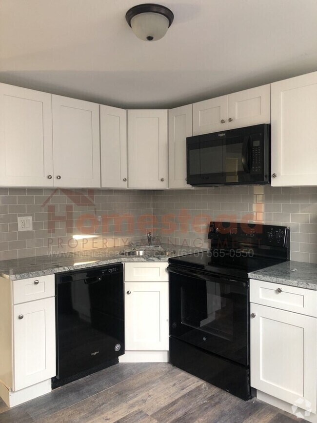 Building Photo - 20 N Front St Unit 2 Rental