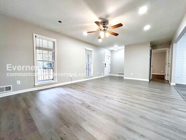 Photo - Spacious 3-Bed Home with Deck and Garage / Pet Friendly / Vouchers Accepted / Available Soon!