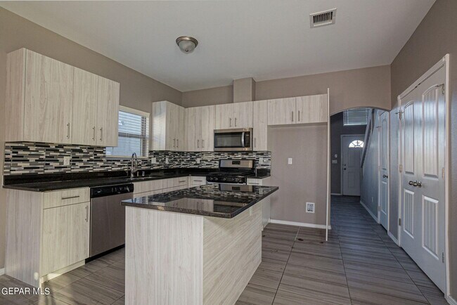 Photo - 12918 Clevedon St