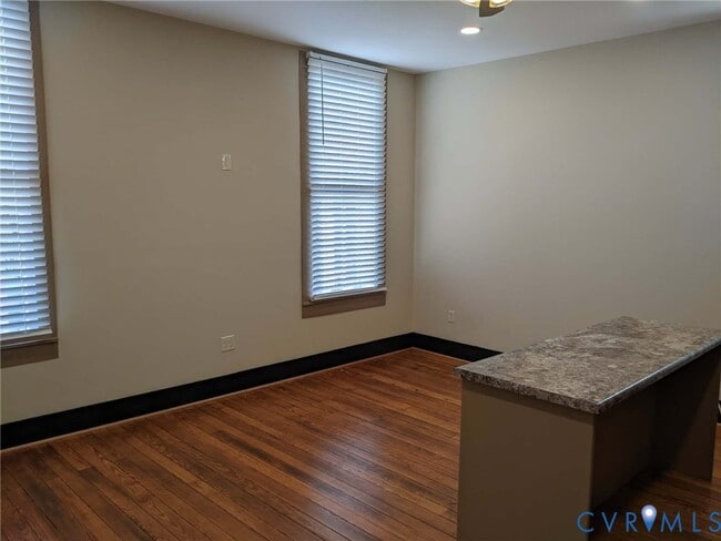 Photo - 519-521 Grove Ave Unit 521 B