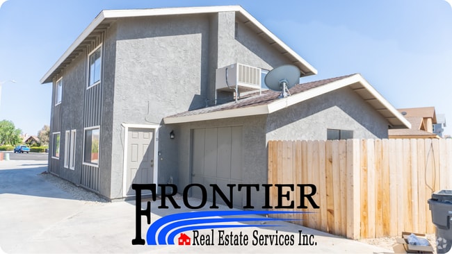Building Photo - PLACE-1024 W Atkins Ave Unit 1024 W Atkins Ave #D Rental