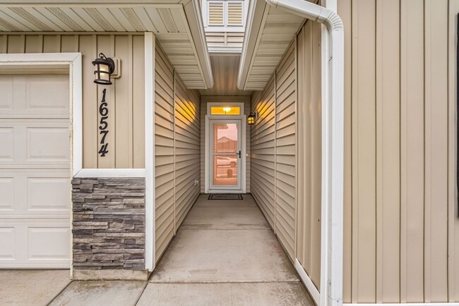 Photo - Spacious 4bd/2ba, Single Level Home in Qui...