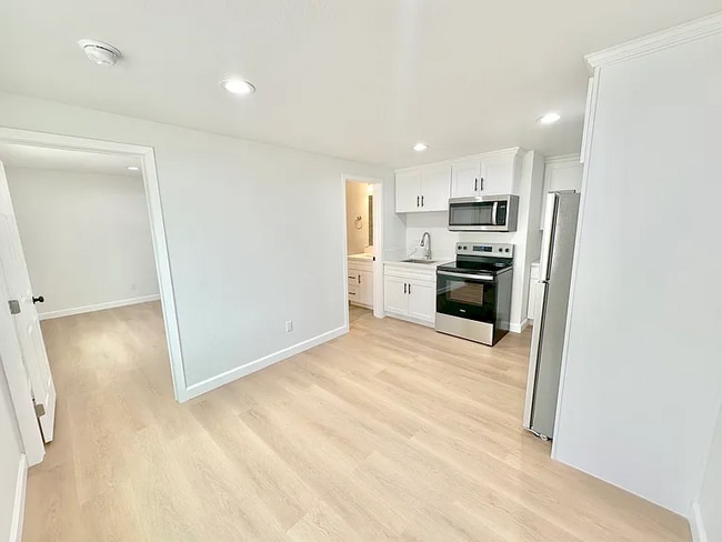 Photo - 10720 1/2 Charnock Rd