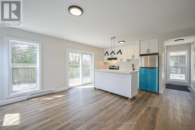 Photo - 685 Frederick St