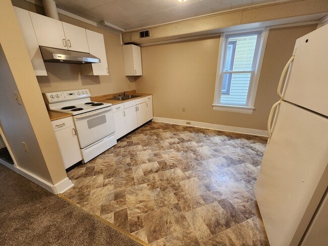 Photo - 327-329 W. King Street Unit Apt. 2
