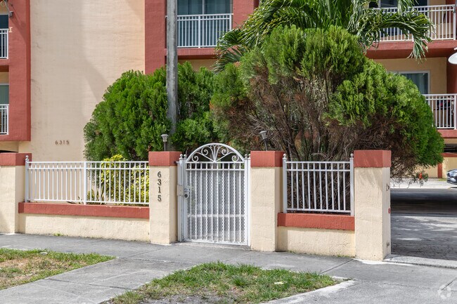 6315 SW 8th St - Entrance