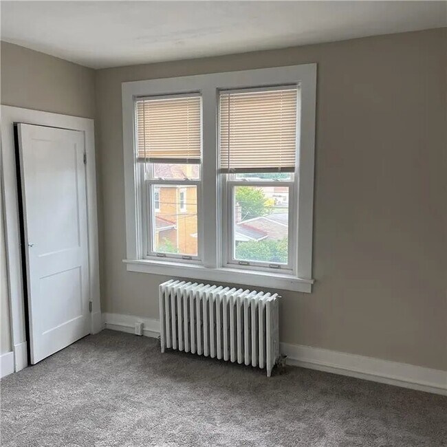 Photo - 643 Waddell Ave