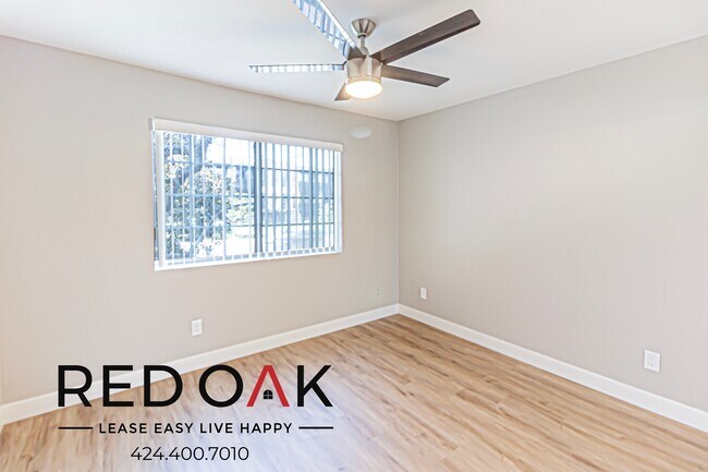 Photo - ~1 Month FREE~ Spacious Two Bedroom with C... Unidad 114