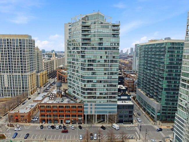 Photo - 510 W Erie St Unit 1305