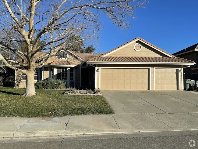Building Photo - 1580 Rehrmann Dr Rental