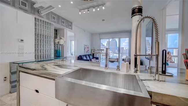 Photo - 1155 Brickell Bay Dr Unidad PH 208