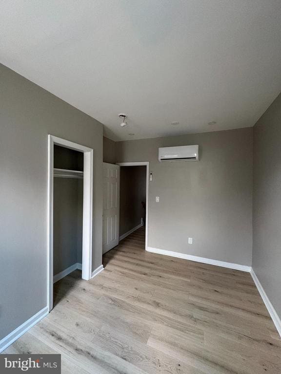 Photo - 245 W Ontario St