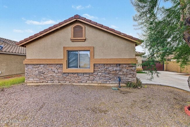 3015 N 84th Dr