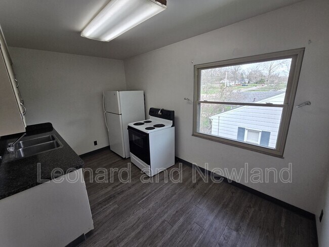 Photo - 576 Harding Rd