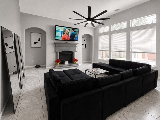 Photo - 13714 Hillingdale Ln