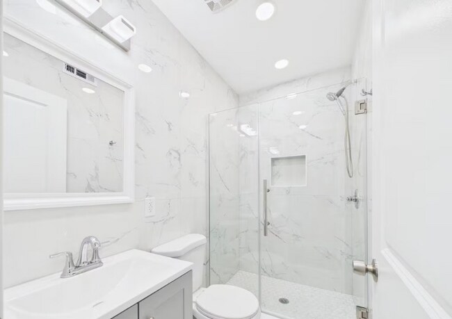 Photo - 1958 Ashley St Unidad 1