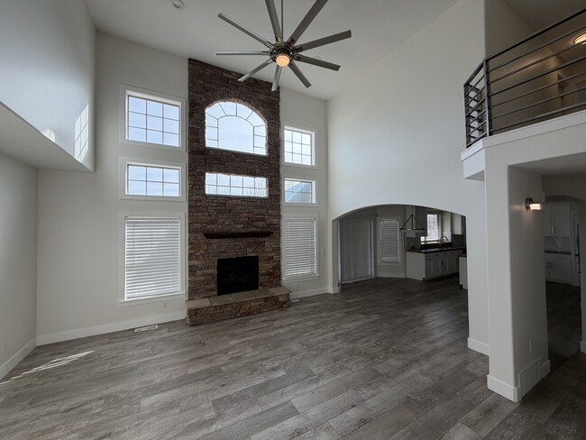 Photo - 1540 E 450 N