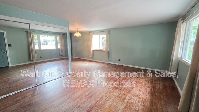 2524 N Farragut Ave