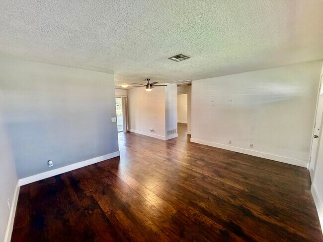 Photo - 2821 Duke Ln