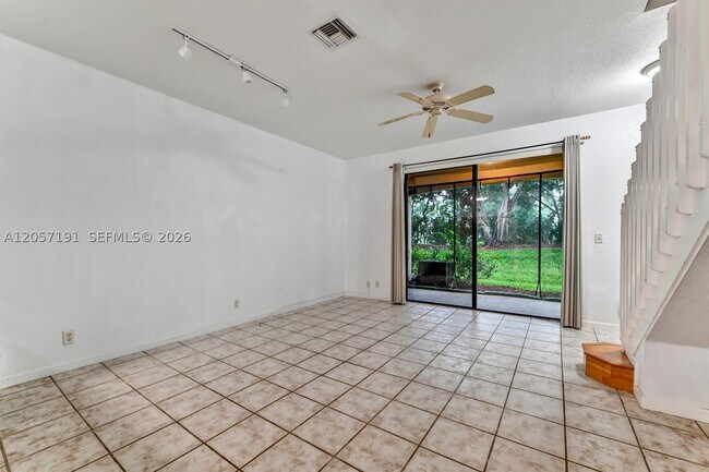 3897 Tree Top Dr