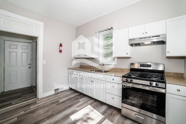 Photo - 419 E Maywood Ave
