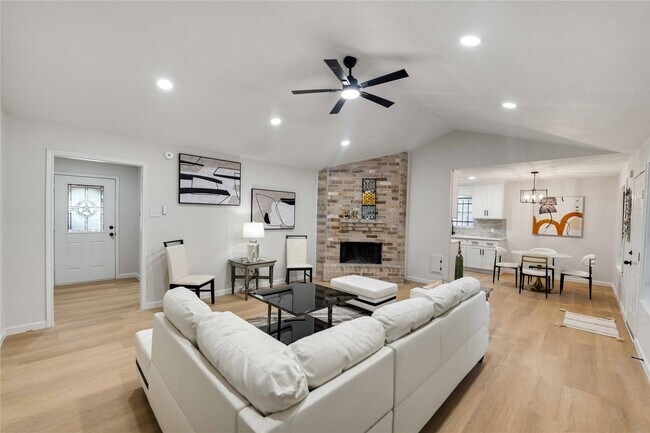 Photo - 12703 Redfern Dr