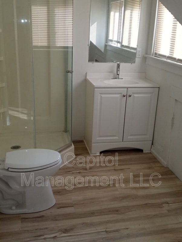 Photo - 323 W Saginaw St Unidad 3