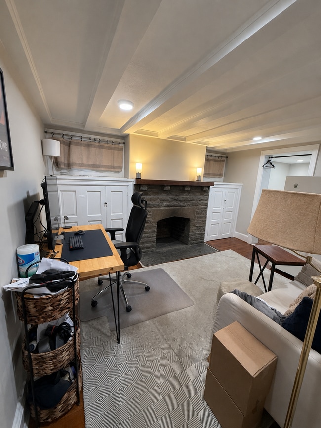 Building Photo - 313 S 18th St Unit 1R